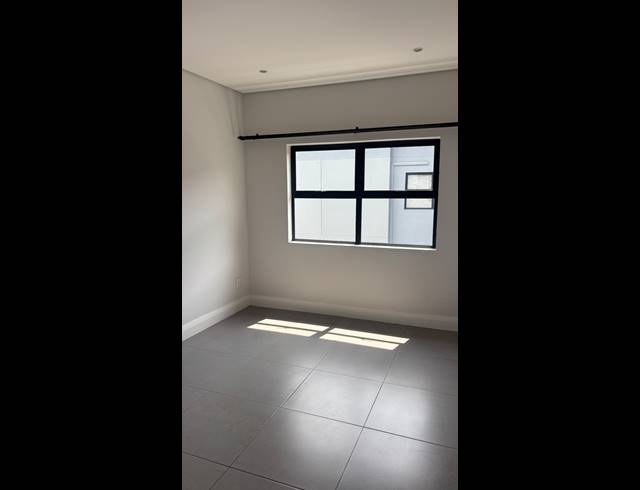 3 BEDROOM TOWNHOUSE FOR SALE IN PALM LAKES ESTATE